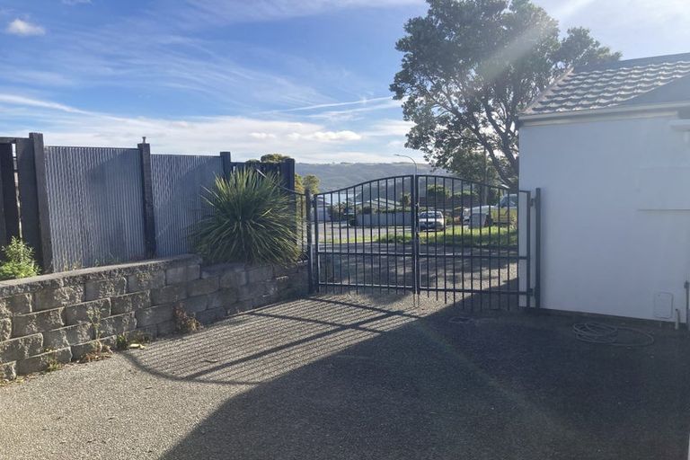 Photo of property in 27 Eskdale Road, Papakowhai, Porirua, 5024