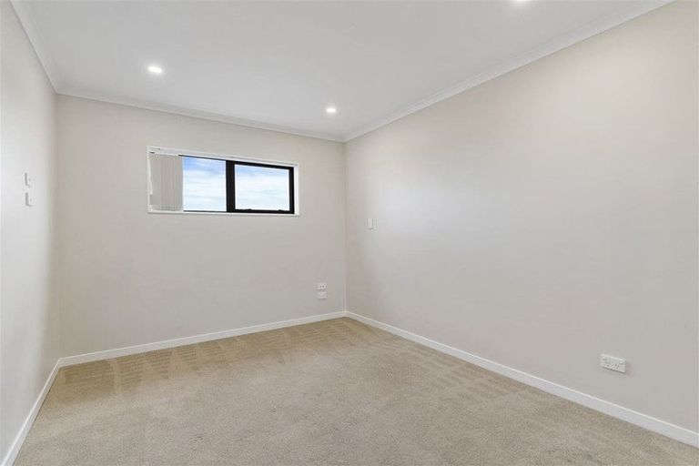 Photo of property in 11a Kirikiri Drive, Papakura, 2110