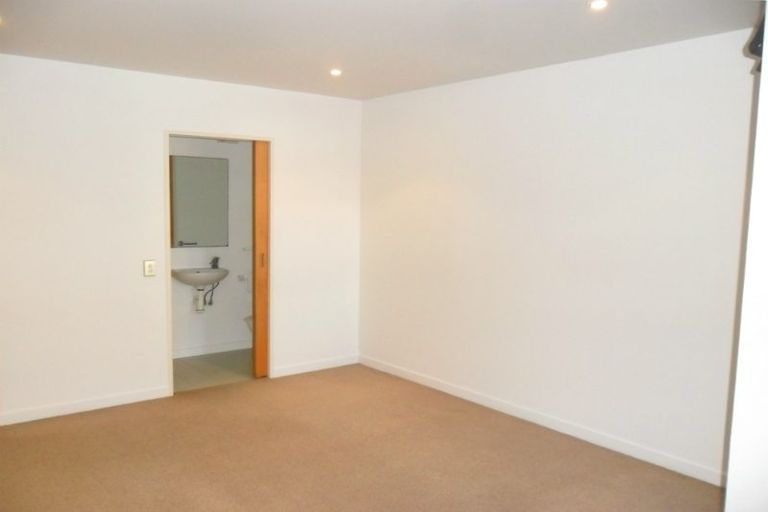 Photo of property in 189 Tasman Street, Mount Cook, Wellington, 6021