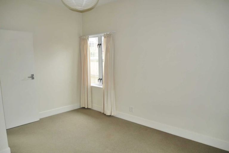 Photo of property in 33a Matai Road, Stanmore Bay, Whangaparaoa, 0932