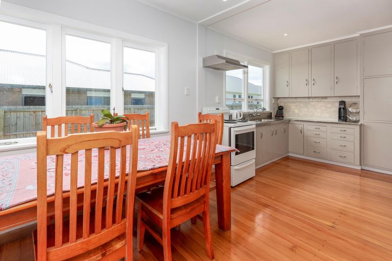 Photo of property in 1 Carr Street, Tuakau, 2121