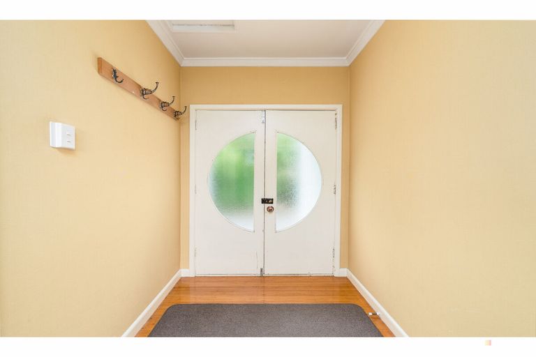 Photo of property in 53 Rhodes Street, Waimate, 7924