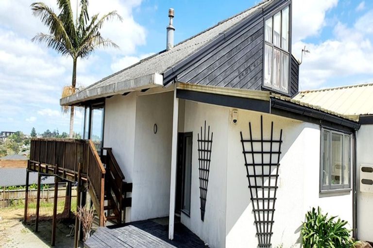 Photo of property in 126 Golf Road, Titirangi, Auckland, 0600