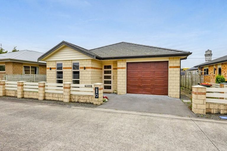 Photo of property in 28 Princes Street, Hawera, 4610