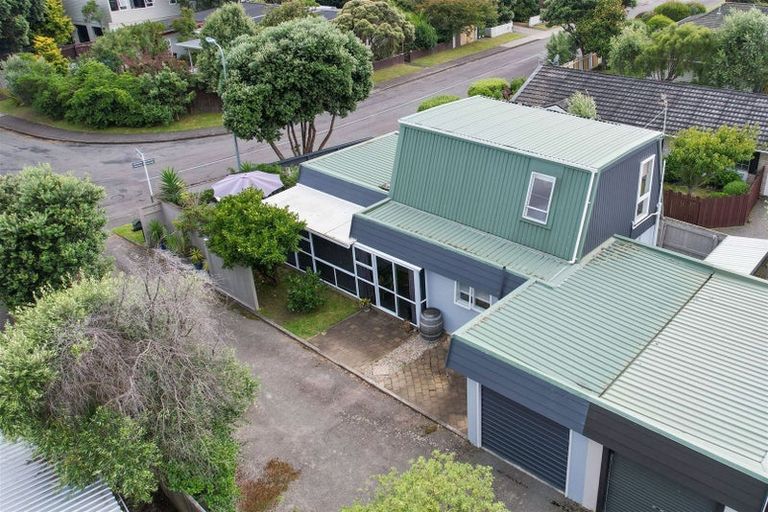 Photo of property in 9a Olive Terrace, Paraparaumu Beach, Paraparaumu, 5032