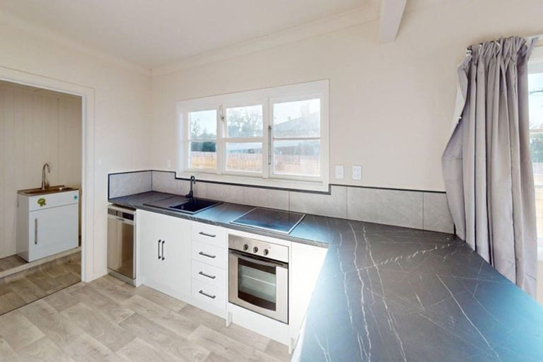 Photo of property in 60 Phillips Street, Sanson, 4817