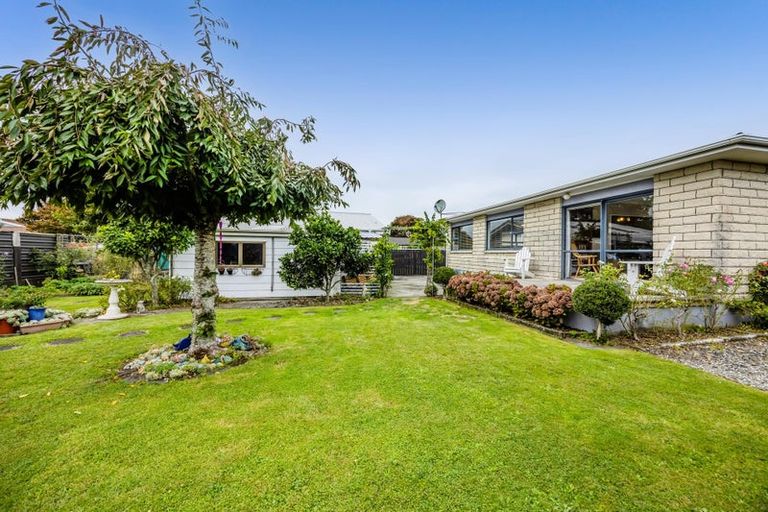 Photo of property in 8 Kowhai Street, Strandon, New Plymouth, 4312