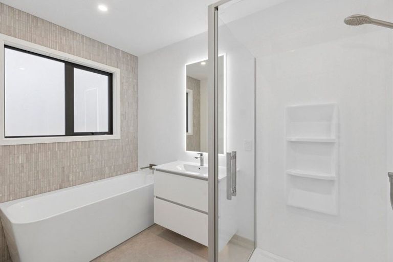 Photo of property in 6 Lake Mckay Drive, Luggate, 9382