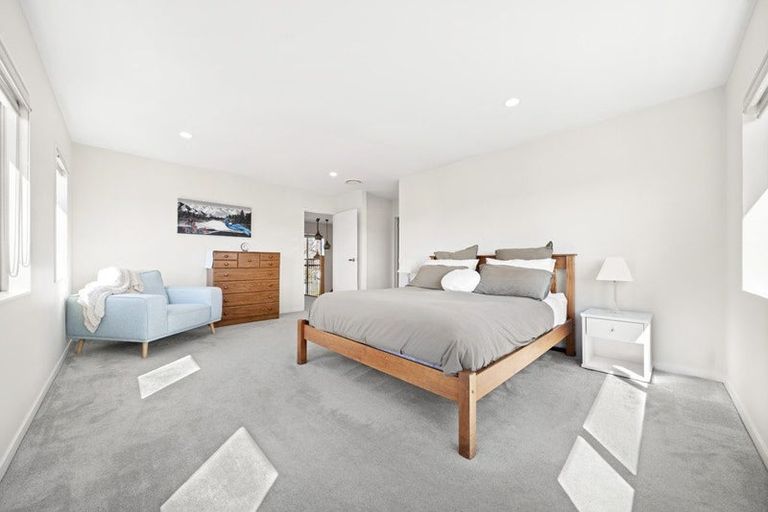 Photo of property in 1 Turutu Place, Long Bay, Auckland, 0630