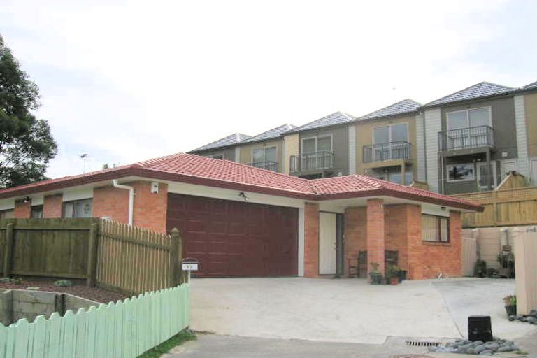 Photo of property in 13 Shah Place, Glen Eden, Auckland, 0602