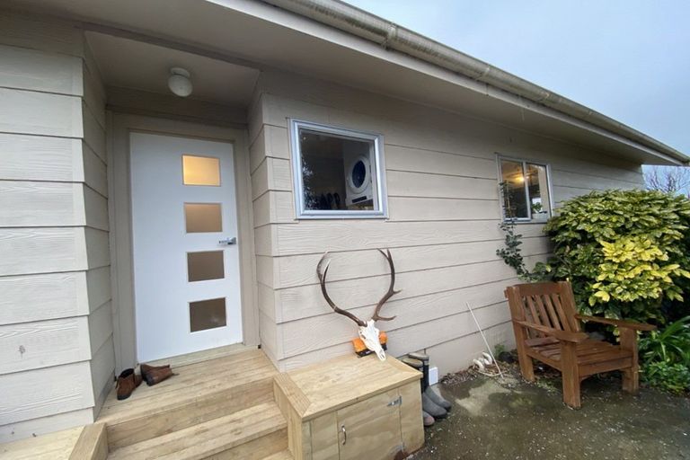 Photo of property in 20b Hilton Grove, Kelvin Grove, Palmerston North, 4414