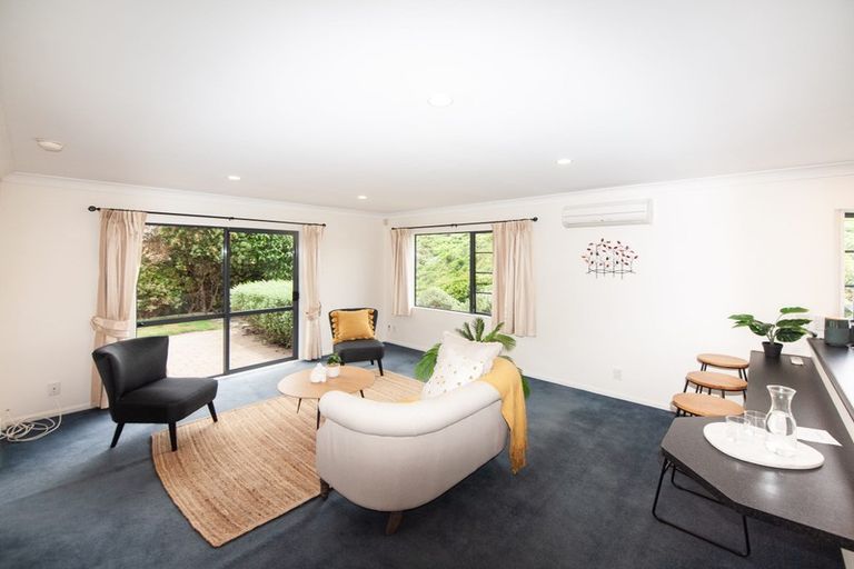 Photo of property in 28 Amesbury Drive, Churton Park, Wellington, 6037