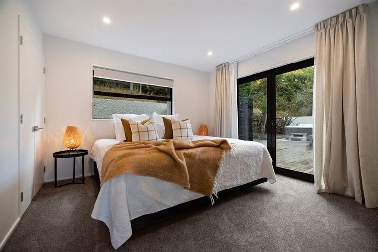 Photo of property in 1 Goldleaf Hill, Queenstown, 9300