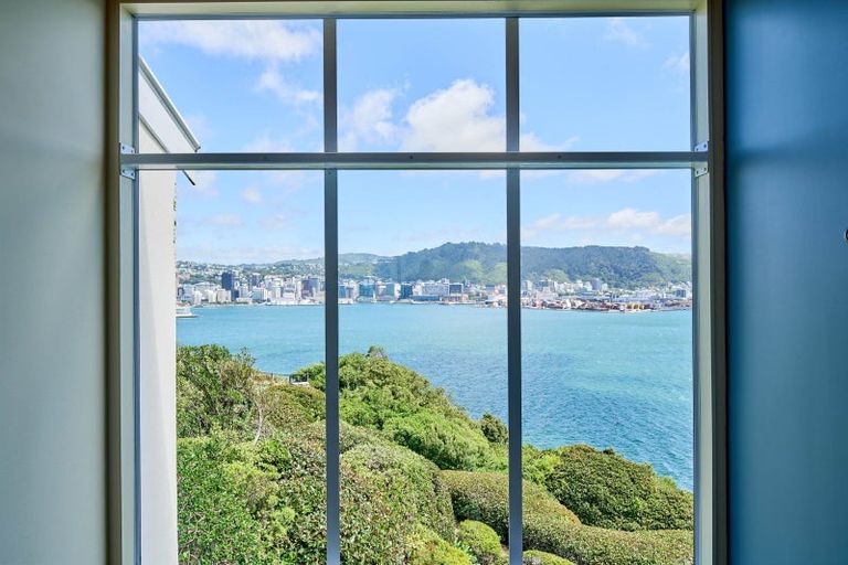 Photo of property in 14 The Crescent, Roseneath, Wellington, 6011
