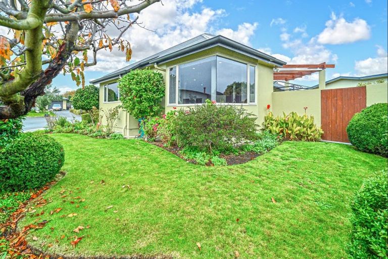 Photo of property in 8 Saint Hill Rise, Havelock North, 4130