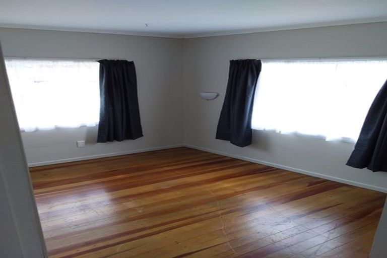 Photo of property in 2 Laureston Avenue, Papatoetoe, Auckland, 2025
