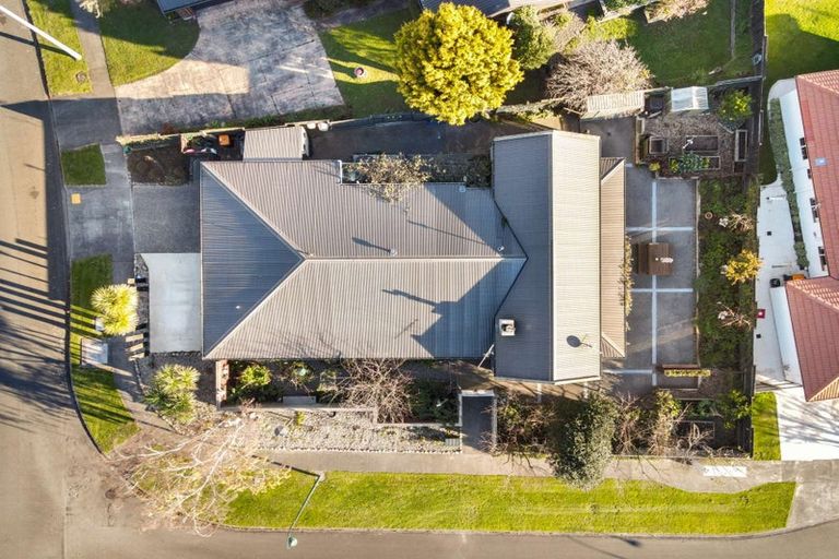 Photo of property in 1 Strachan Way, Highbury, Palmerston North, 4412