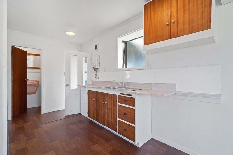 Photo of property in 9 Cross Street, Coalgate, 7673