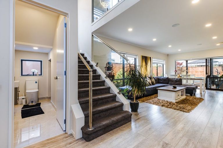 Photo of property in 32 Carrickdawson Drive, Flat Bush, Auckland, 2019