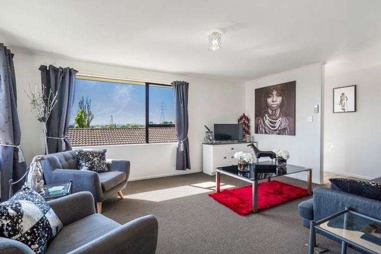Photo of property in 82 Keegan Drive, Massey, Auckland, 0614