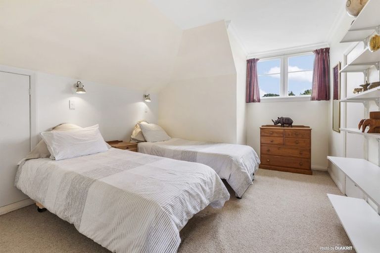 Photo of property in 10 Bristow Place, Karori, Wellington, 6012