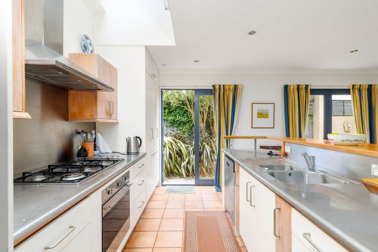 Photo of property in 56 Hawkesbury Avenue, St Albans, Christchurch, 8014