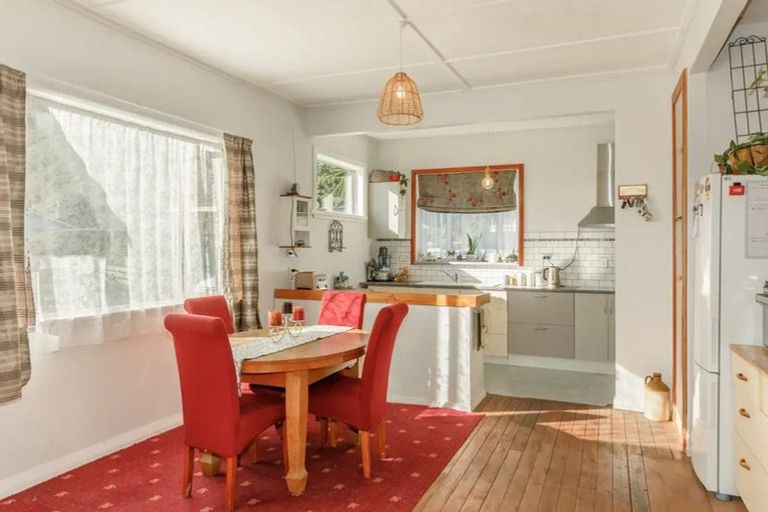 Photo of property in 2 Curtis Street, Hector, 7822