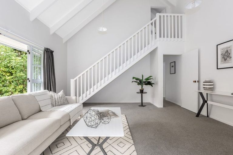 Photo of property in 54f2 Hungerford Road, Houghton Bay, Wellington, 6023