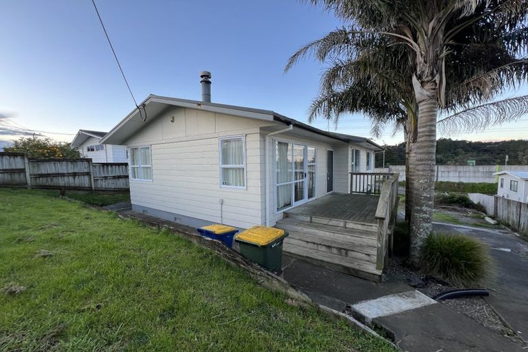 Photo of property in 230 Triangle Road, Massey, Auckland, 0614