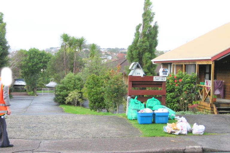 Photo of property in 109 Rosario Crescent, Red Beach, 0932