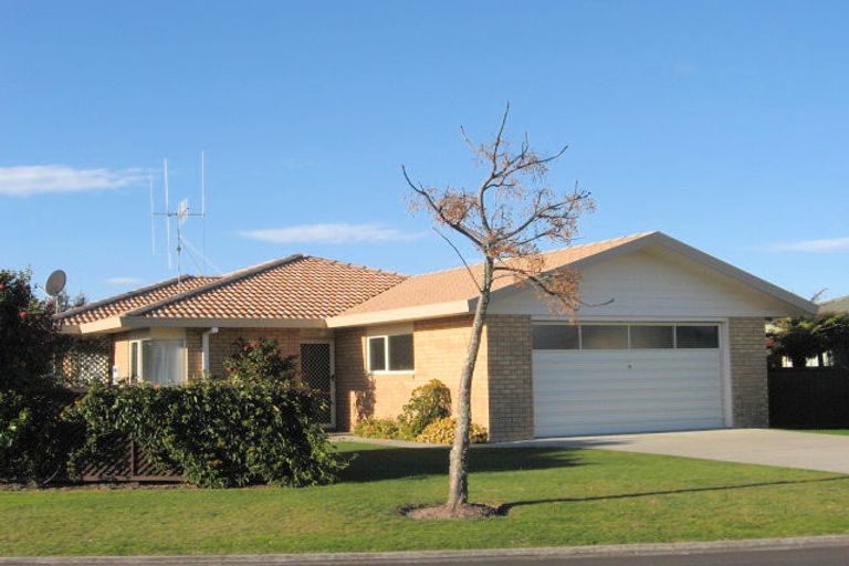 Photo of property in 4 James Henry Avenue, Papamoa Beach, Papamoa, 3118
