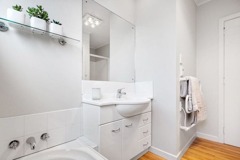 Photo of property in 24 Highfield Place, Avonhead, Christchurch, 8042