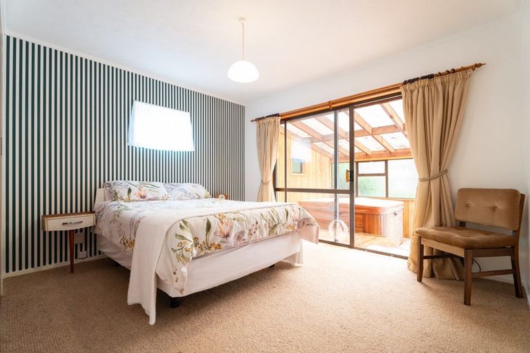 Photo of property in 11 Staithes Drive North, Whitby, Porirua, 5024