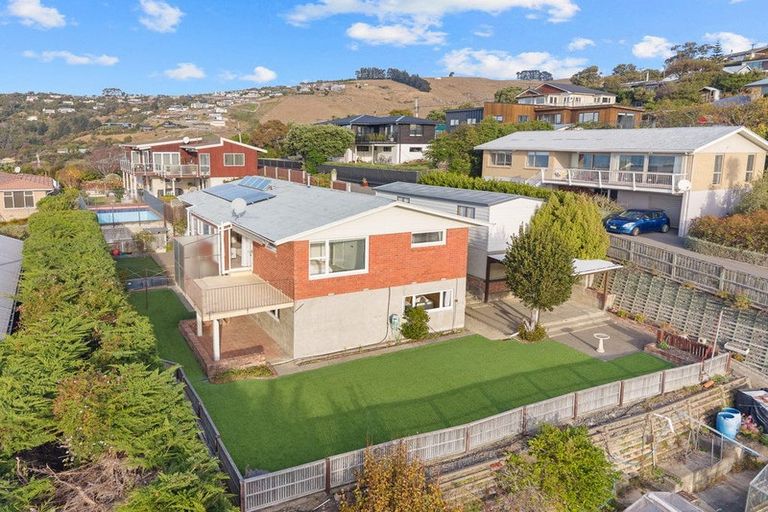 Photo of property in 96 Moncks Spur Road, Redcliffs, Christchurch, 8081