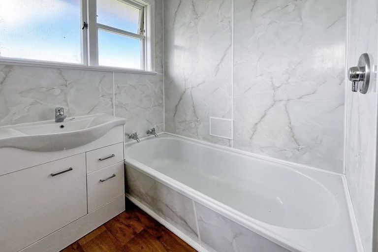 Photo of property in 2-4 Devon Crescent, Bulls, 4818
