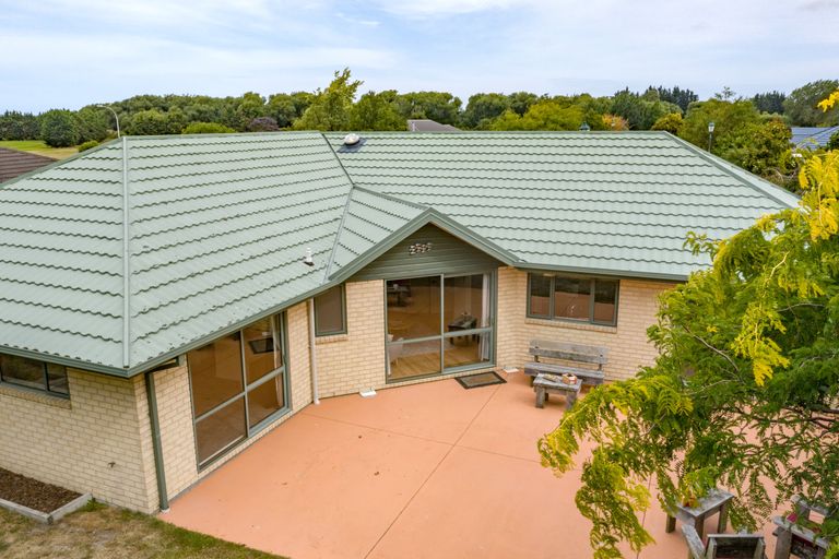 Photo of property in 92 Courtenay Drive, Kaiapoi, 7630