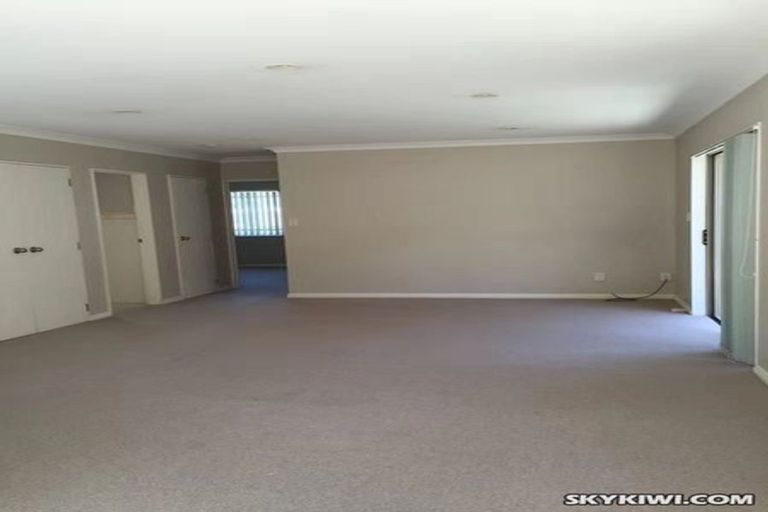 Photo of property in 35 Helvetia Drive, Browns Bay, Auckland, 0630