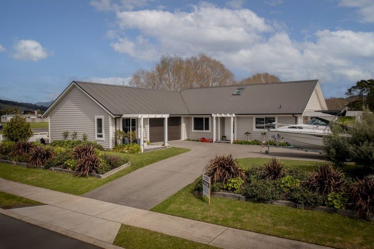 Photo of property in 5 Lady Jocelyn Place, Whitianga, 3510