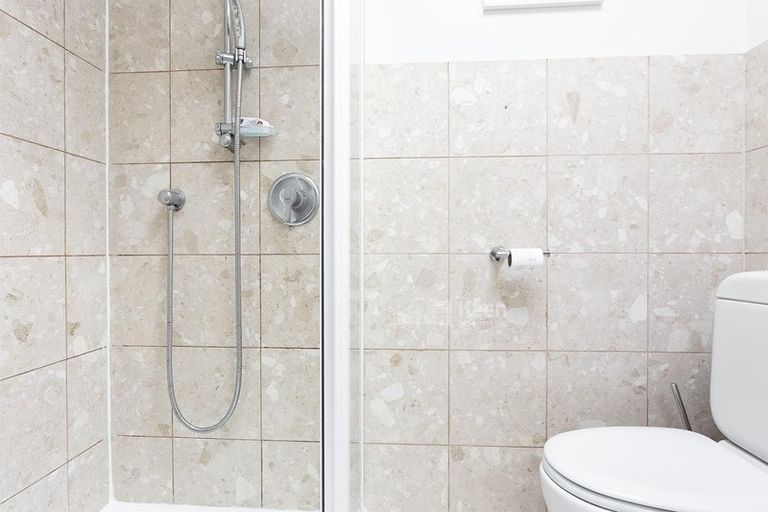 Photo of property in Mon Desir Apartments, 5/175g Hurstmere Road, Takapuna, Auckland, 0622