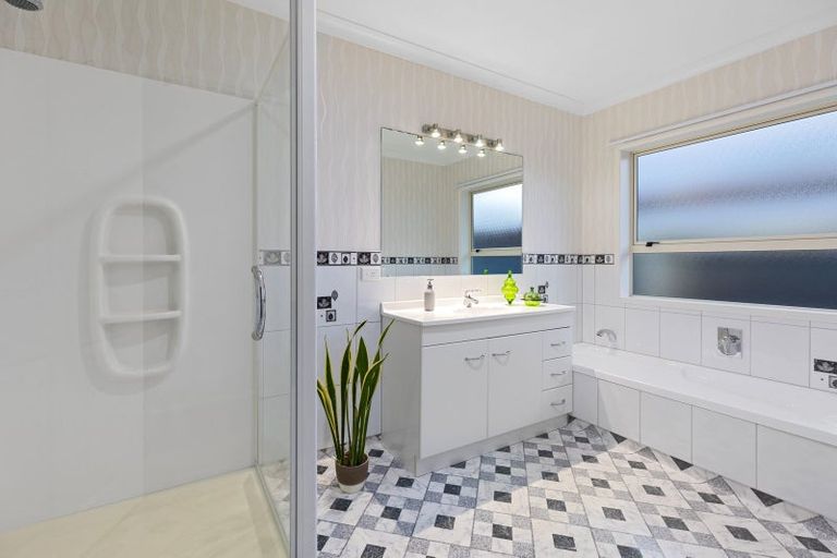 Photo of property in 24 Woodleigh Place, Ohauiti, Tauranga, 3112