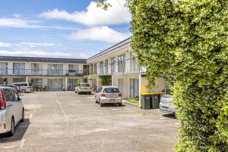 Photo of property in 19a/5 Verbena Road, Birkdale, Auckland, 0626