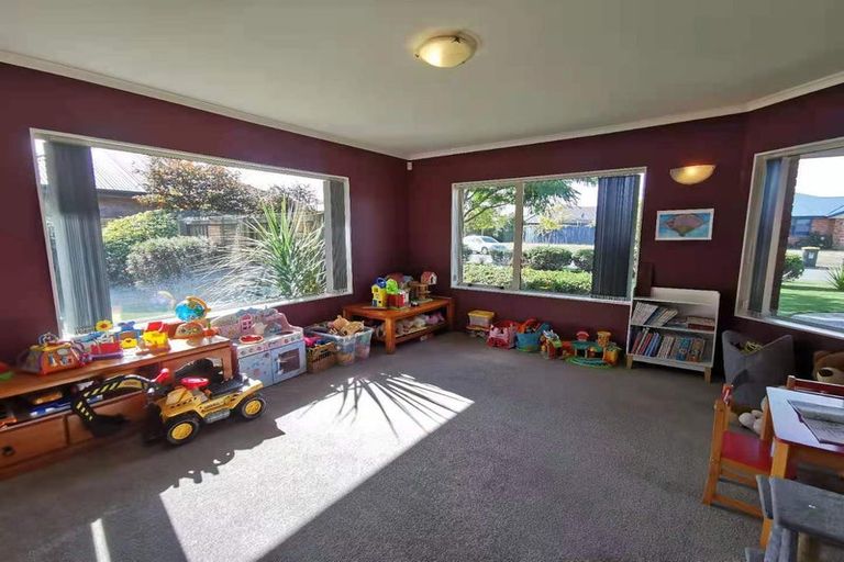 Photo of property in 10 Cressida Close, Rolleston, 7614