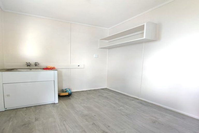 Photo of property in 9 Lachlan Place, Favona, Auckland, 2024