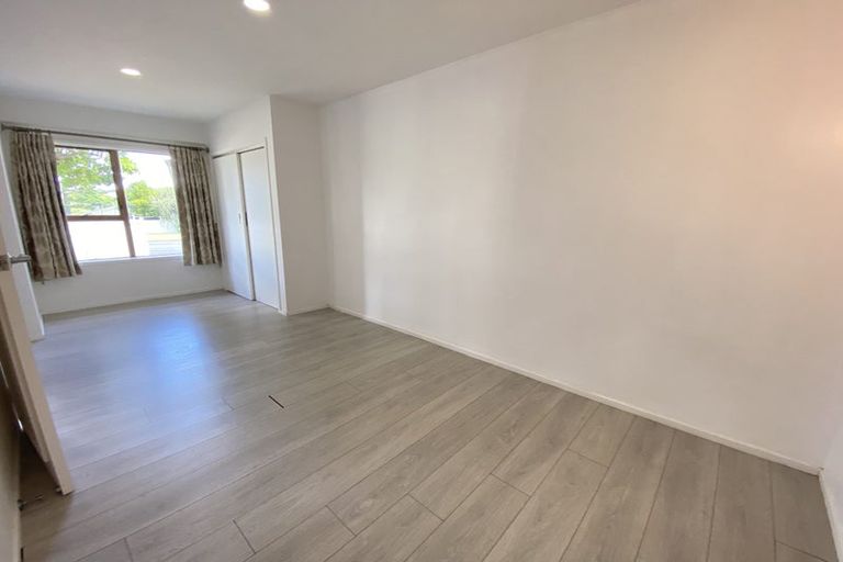 Photo of property in 36 Murvale Drive, Bucklands Beach, Auckland, 2014