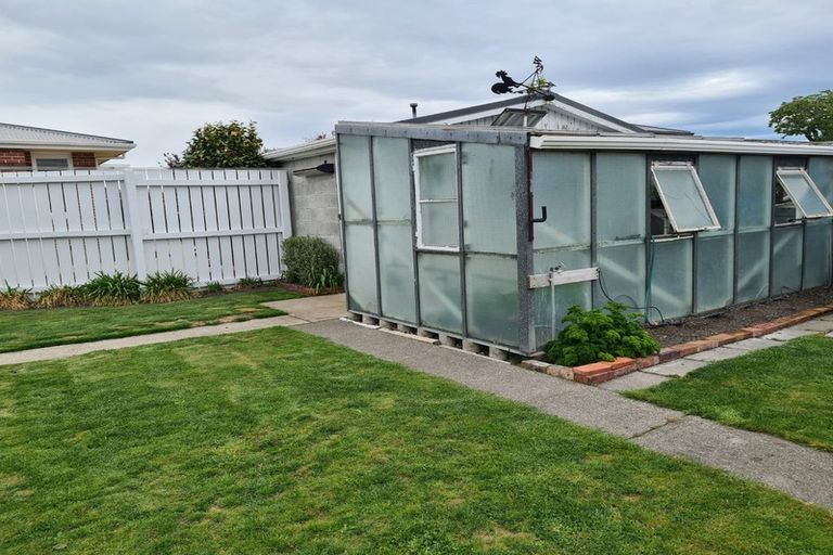 Photo of property in 33 Toorak Avenue, Avonhead, Christchurch, 8042