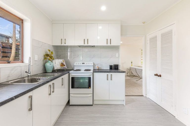 Photo of property in 1/15 Evans Road, Glen Eden, Auckland, 0602