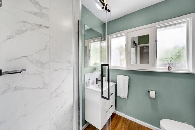Photo of property in 23 Landsdowne Terrace, Cashmere, Christchurch, 8022