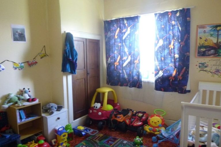 Photo of property in 22 Romilly Street, Westport, 7825