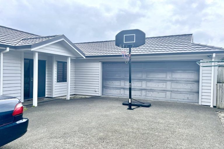 Photo of property in 71 Waverton Terrace, Churton Park, Wellington, 6037