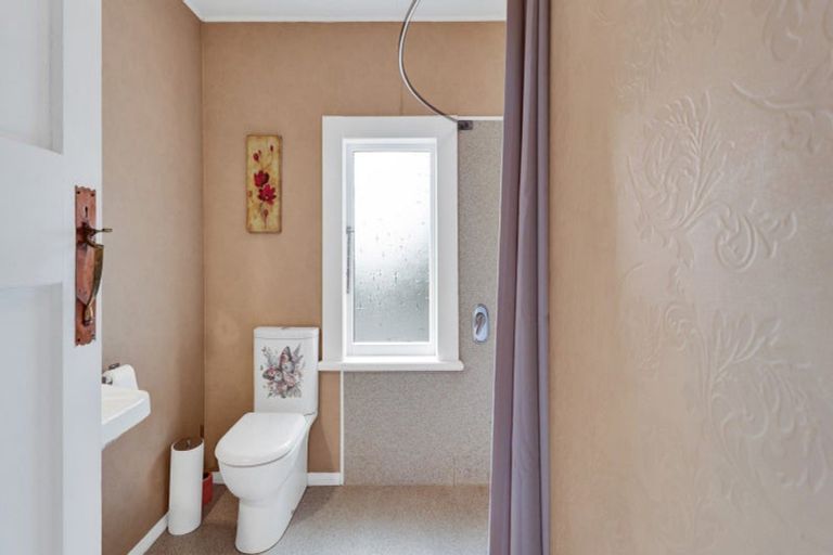 Photo of property in 49 Waihi Road, Hawera, 4610